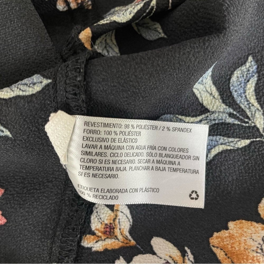 Super Cute Floral Dress - Picture 10 of 10